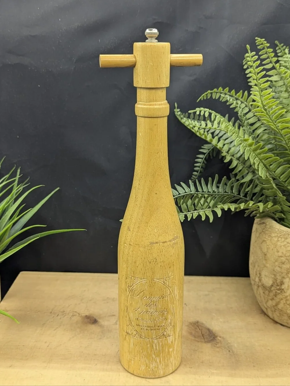 Domaine Des 4 Poivres Mis En Bouteille Au Domaine Wooden Peppermill